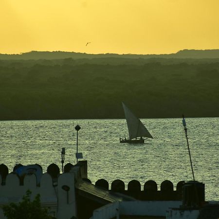 Jambohouse Lamu Acomodação com café da manhã Exterior foto