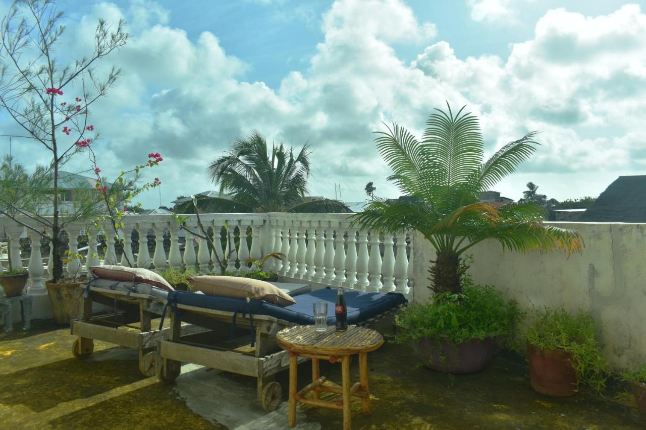 Jambohouse Lamu Acomodação com café da manhã Exterior foto