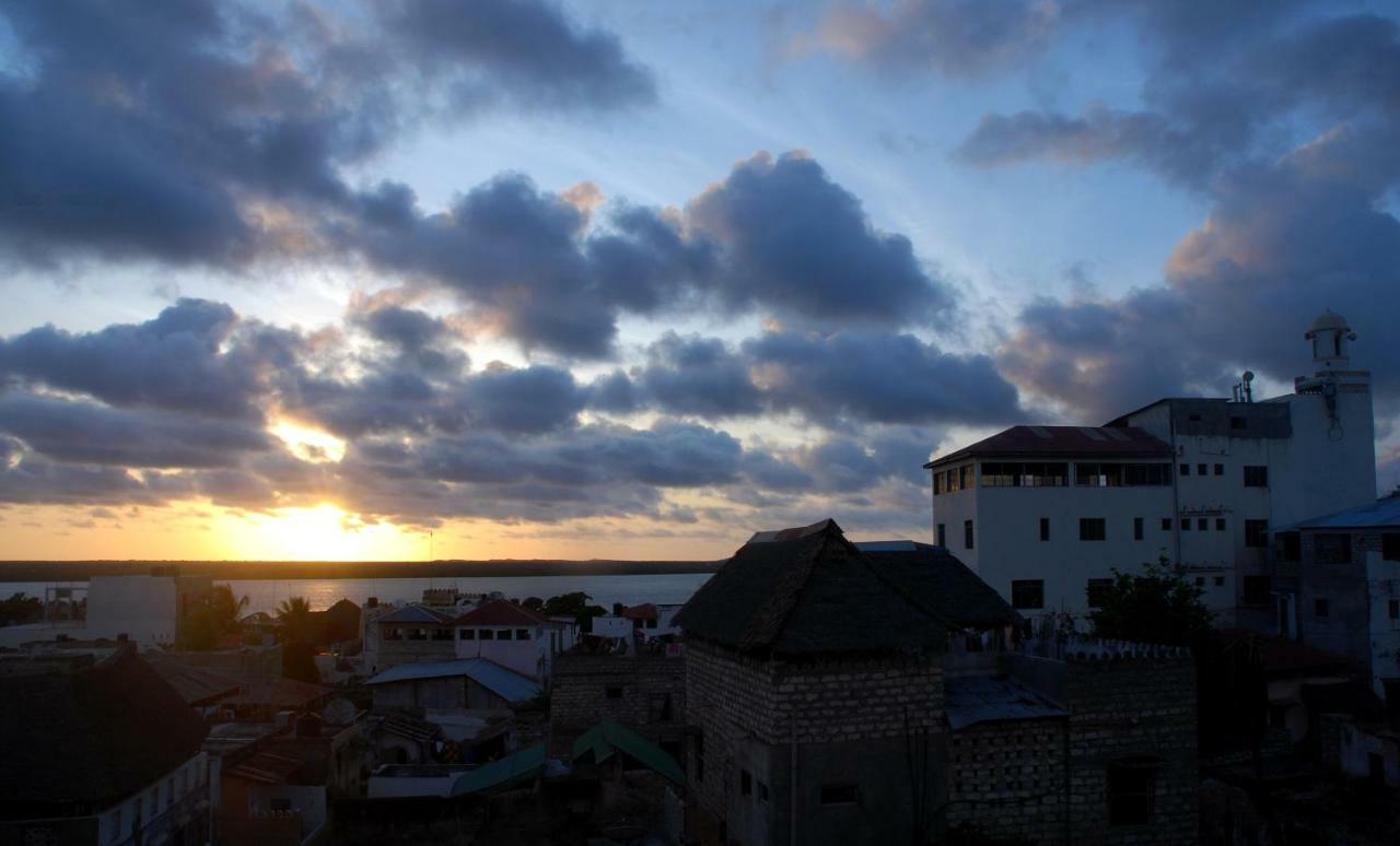 Jambohouse Lamu Acomodação com café da manhã Exterior foto
